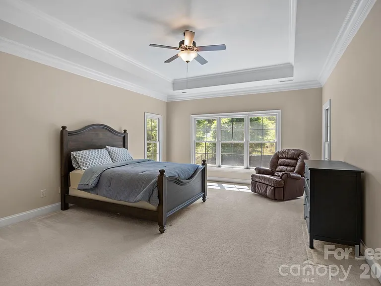 11938 Bradford Park Dr — Photo 31