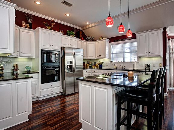 4th image of 901 Elkhorn Ct