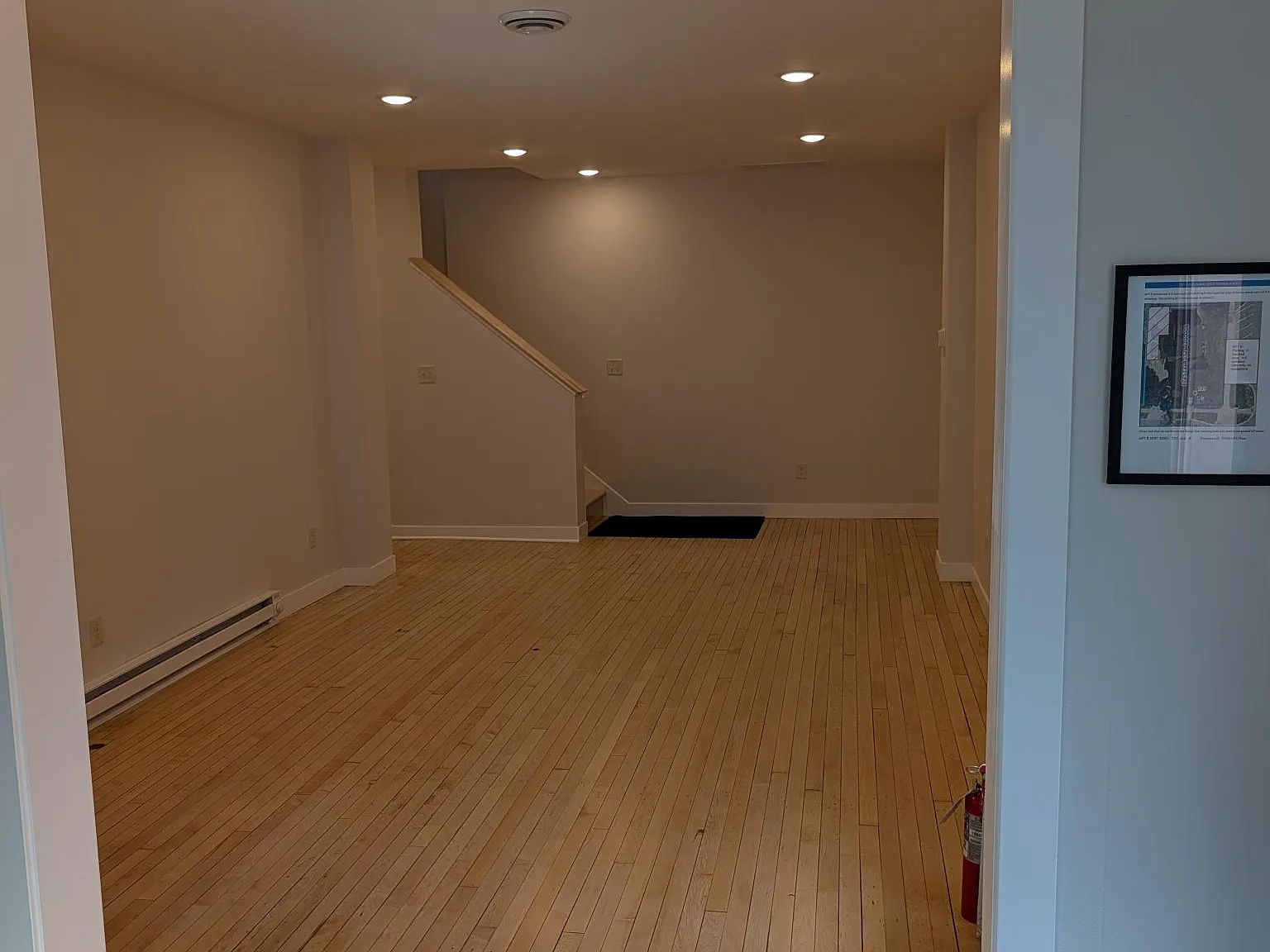 6 bed, 2203 sqft, $2,700 — Photo 4