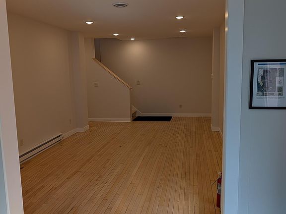 4th image of 721 Wilson Ave E APT A