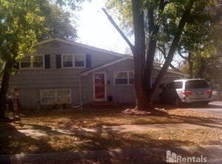 3707 Ruysser Rd, Kansas City, MO 64137