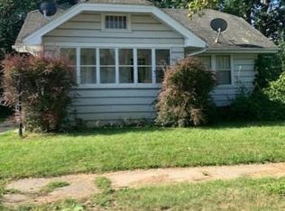 2415 Begole St, Flint, MI 48504