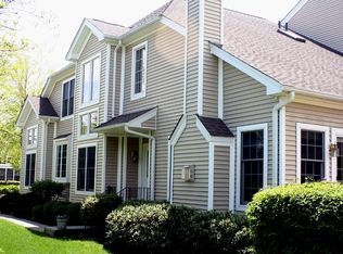 5 Regency Cir, Trumbull, CT 06611