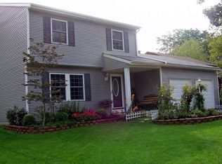 2048 Tuckaway Ct, Columbus, OH 43228