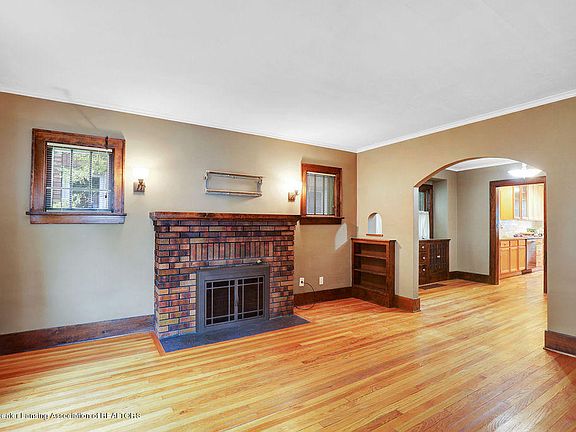 4th image of 1809 N Genesee Dr