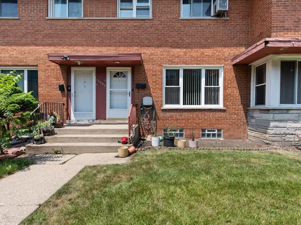 10049 Frontage Rd #D, Skokie, IL 60077