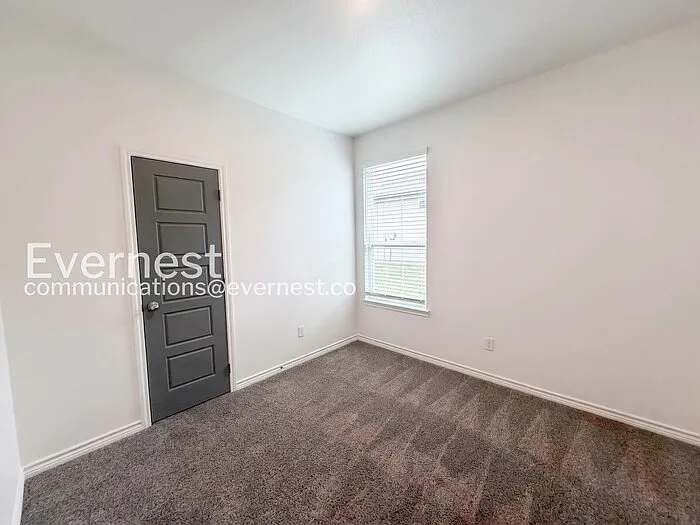 845 Freedom Cir — Photo 7
