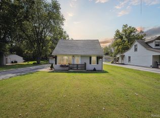 28959 Grix Rd, New Boston, MI 48164