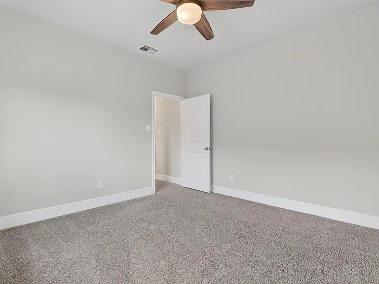 3123 Lantana Trl — Photo 34