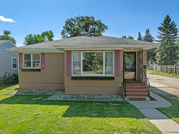 914 1st Ave SE, Minot, ND 58701