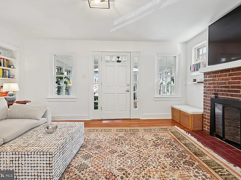232 Forrest Ave — Photo 14