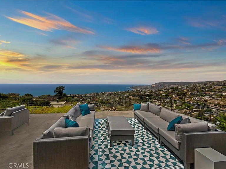 940 Summit Dr — Photo 46