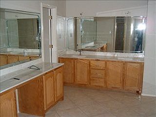 4th image of 202 Los Cerritos Cir