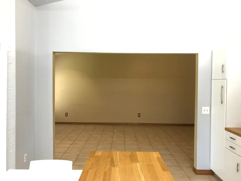 2208 NE 10th St — Photo 17