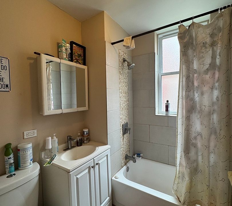 2nd image of 6515 S Marshfield Ave