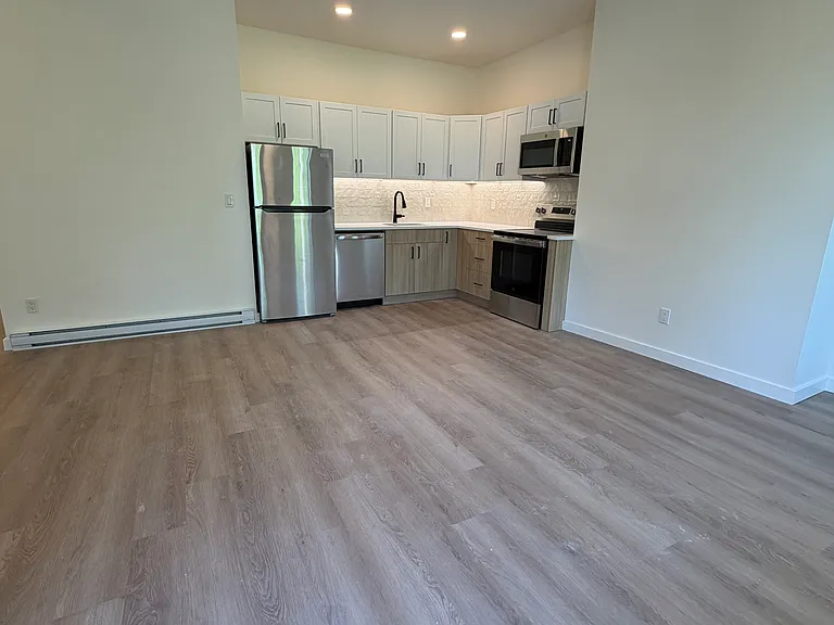 46 N Hamilton St #6 — Photo 8