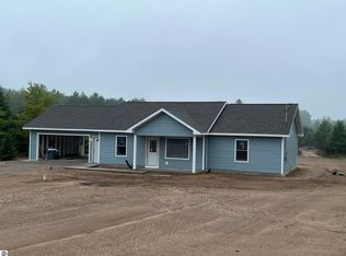 10424 Dell Rd, Traverse City, MI 49685