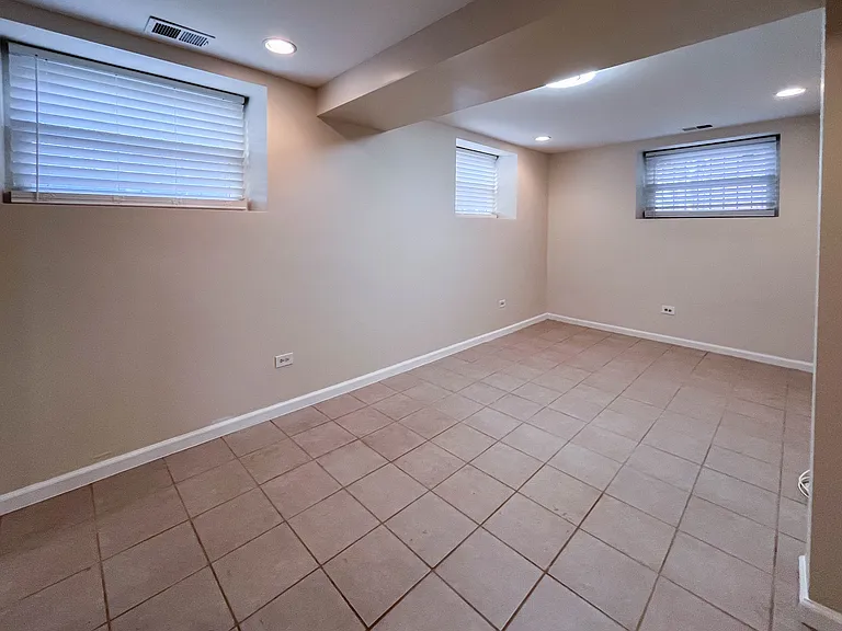 2237 N Kedzie Blvd #G — Photo 13
