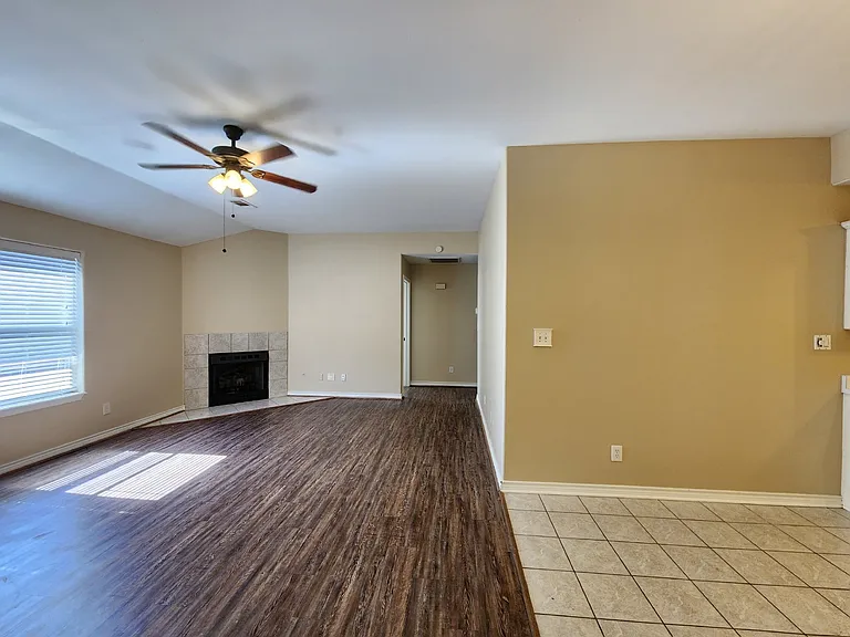 18203 Beaverdell Dr — Photo 4