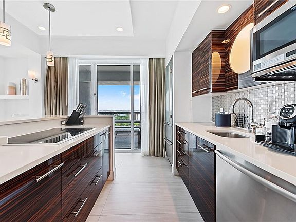 3rd image of 551 N Fort Lauderdale Beach Blvd Boulevard #R2202