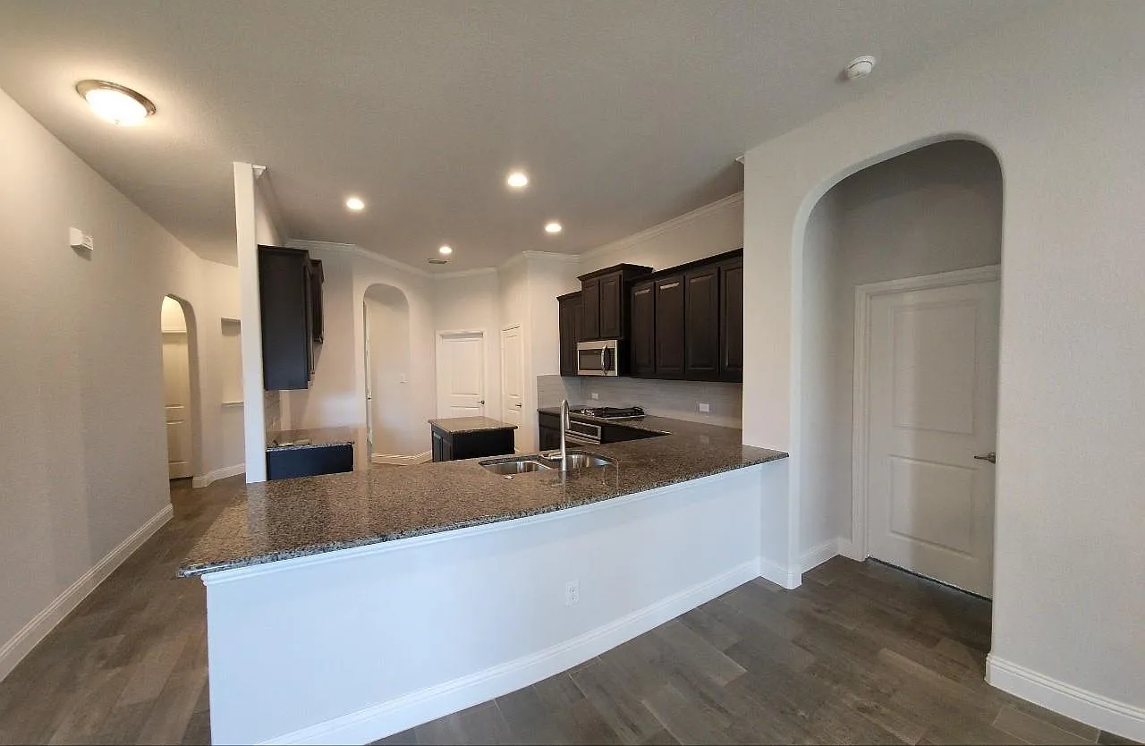 1801 Spinnaker Dr — Photo 3