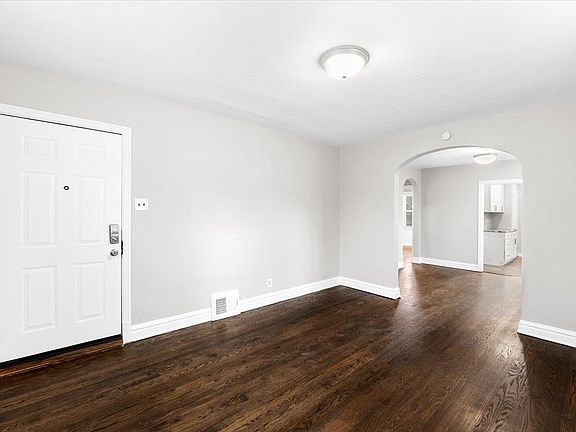 4th image of 1134 Childress Ave