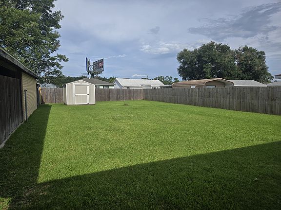 2nd image of 104 N Stella Pl