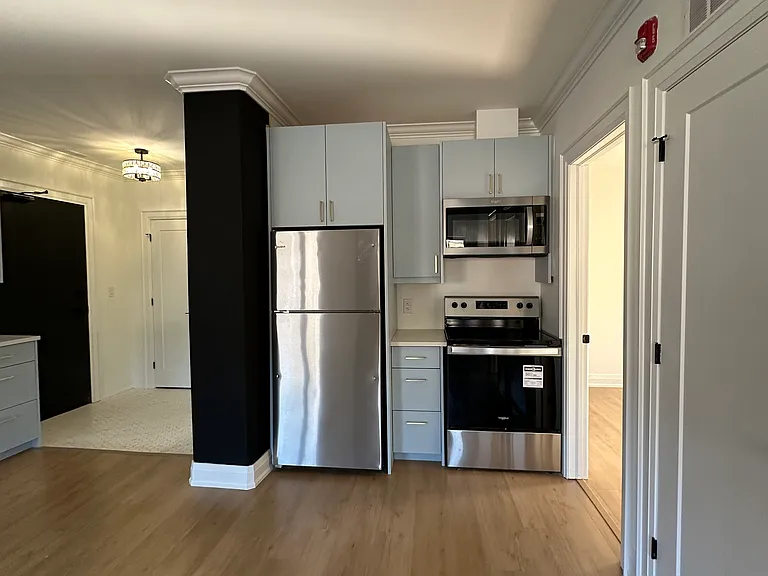 16 Hincks St #7 — Photo 7