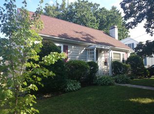 27 Crockers Ln, West Roxbury, MA 02132