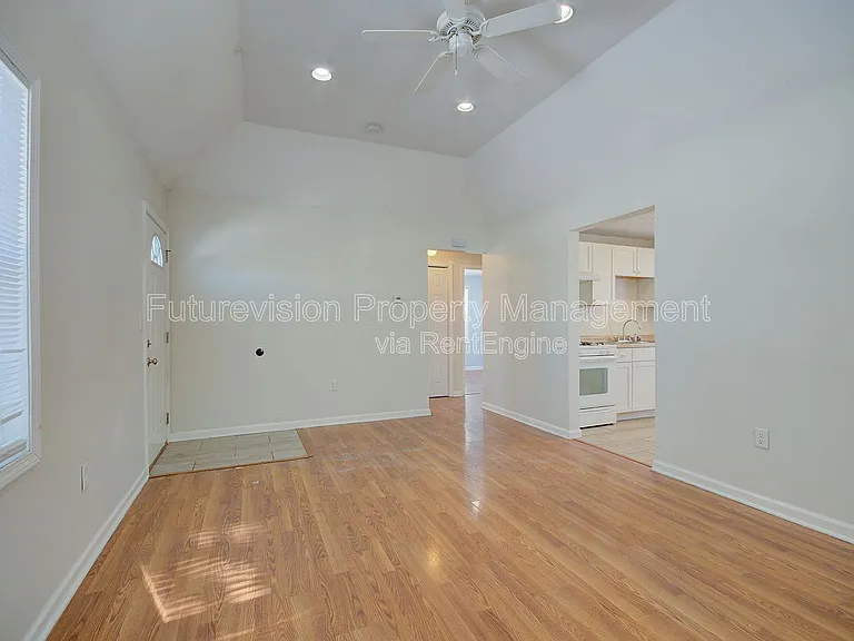 1512 N May St — Photo 3