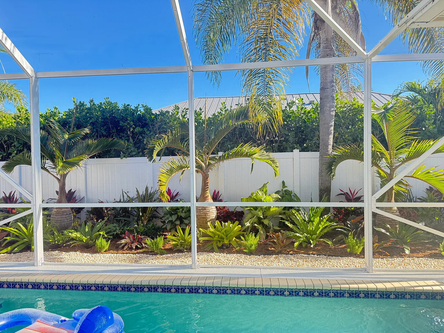 3 bed, 2.5 bath, 2285 sqft, $6,500 — Photo 2