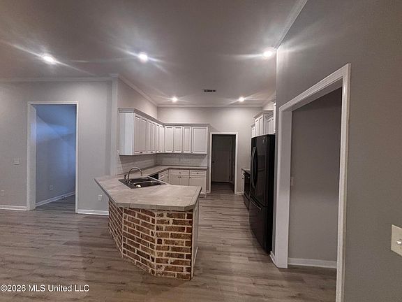 5th image of 1234 Addison Ln