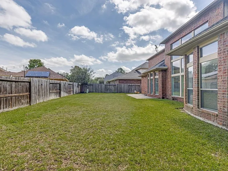 9318 Rainbluff Ln — Photo 30