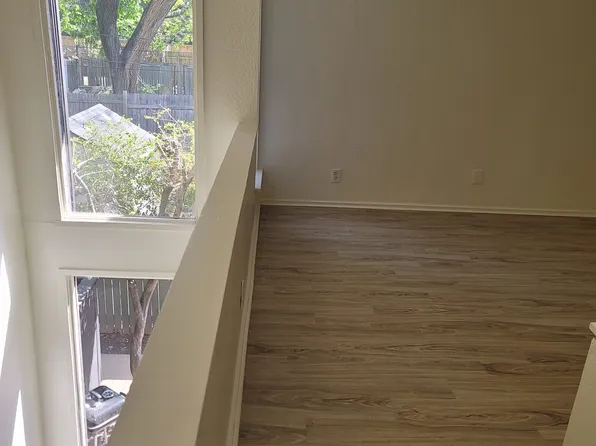 2501 E 10th St #11, Tulsa, OK 74104