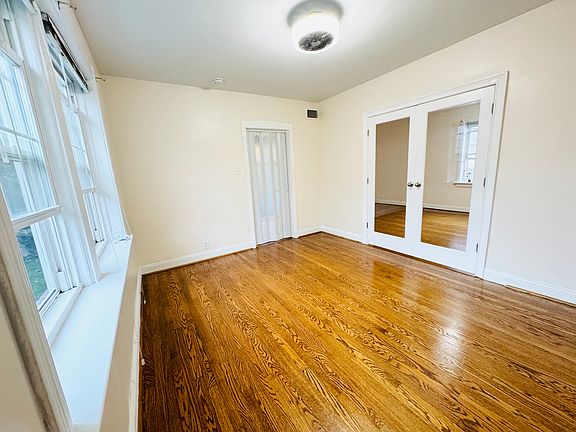 5th image of 7561 Oxford Dr APT 2N