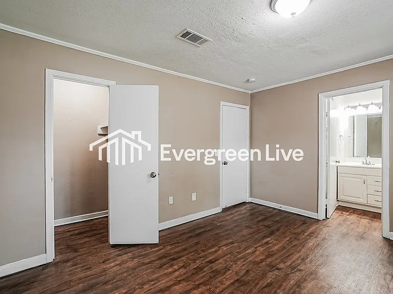 513 Sycamore Cir — Photo 8