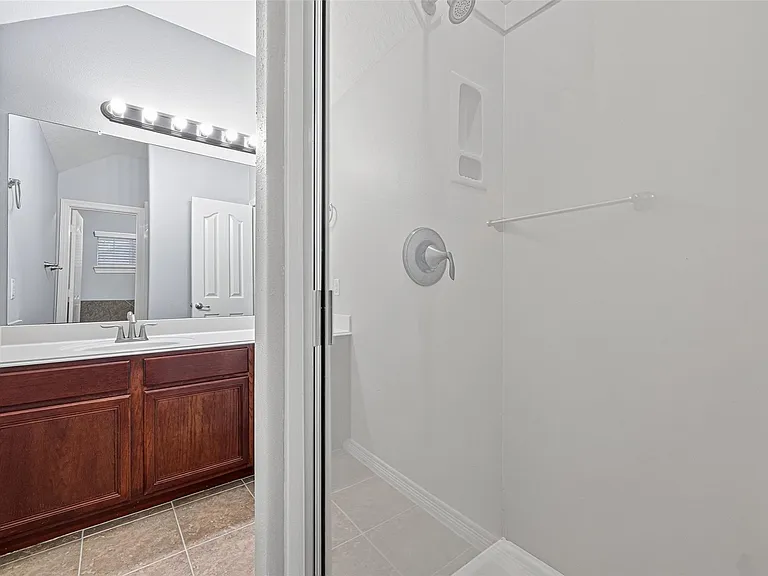 8910 Minola Oaks Dr — Photo 28