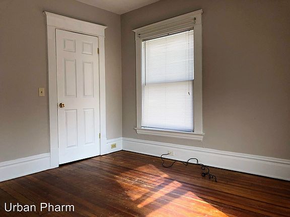 2nd image of 429 Woodlawn St SE #2