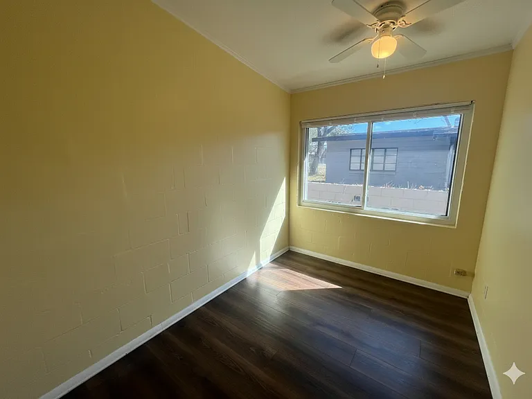 1 E King St — Photo 14