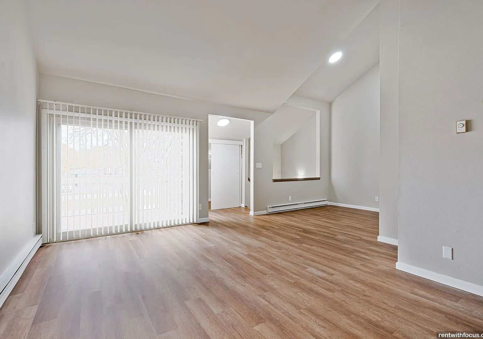 Apple Ridge Townhomes - 8827 — Photo 4