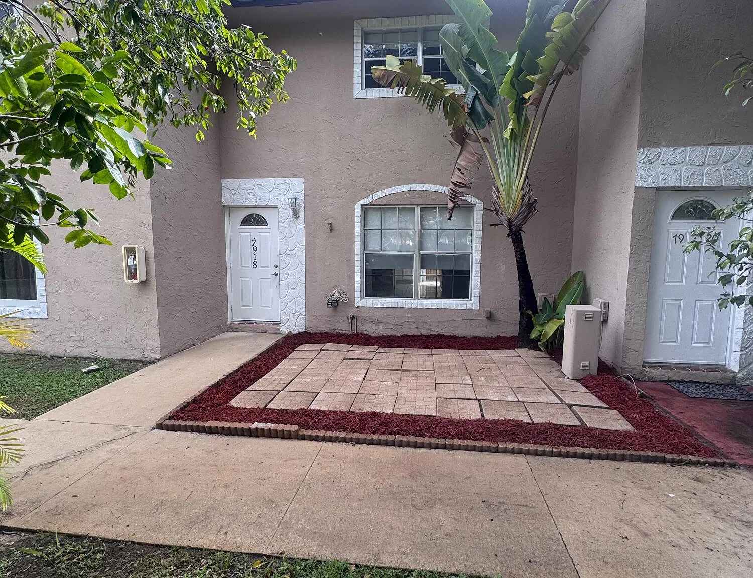 2 bed, 2.0 bath, 1108 sqft, $2,290 — Photo 2