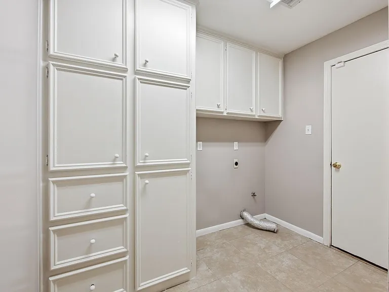 905 Winged Foot Dr — Photo 44