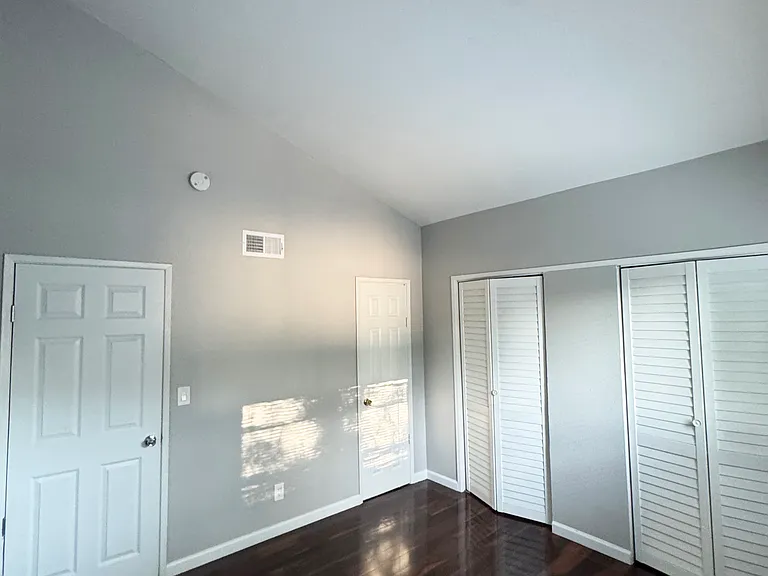 Walnut Manor — Photo 11