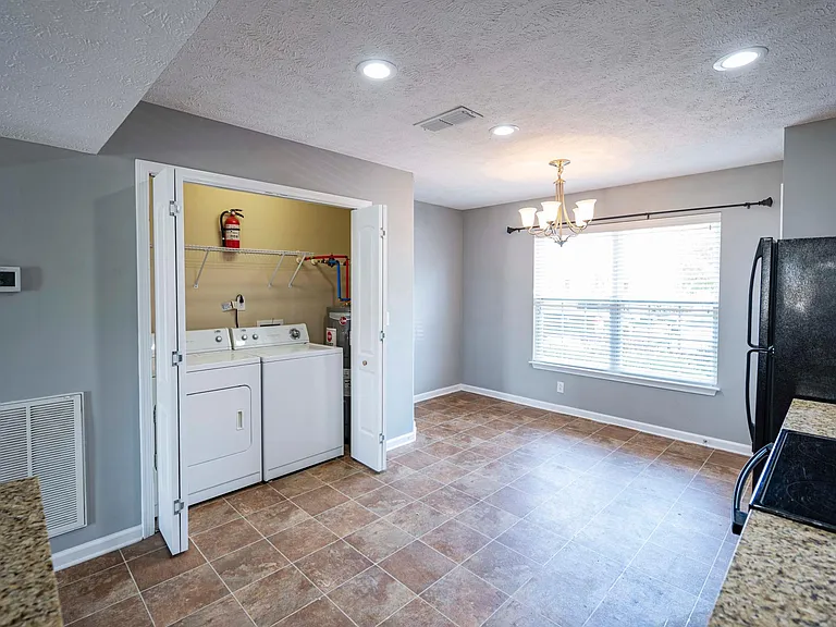 2127 Victory Gallop Ln — Photo 10