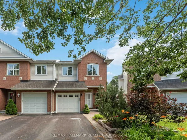 28 Sonata Pl, Ottawa, ON K1G 6H2