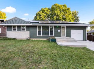 336 Kenilworth Dr, Rockford, IL 61108