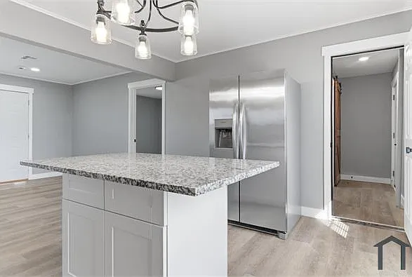 3 bed, 1080 sqft, $1,500 — Photo 3