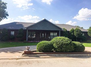 311 E Pecan St, Nocona, TX 76255