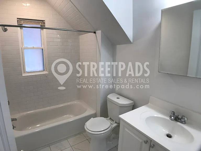 59 Langdon St — Photo 6