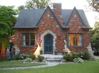 8709 General Grant Ln, Saint Louis, MO